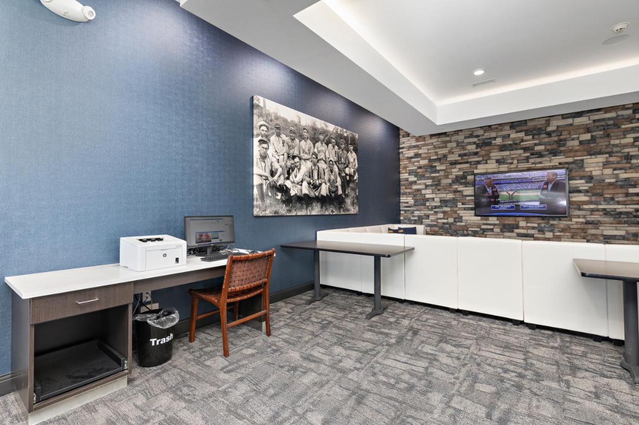 Express Kansas North By Ihg Parkville