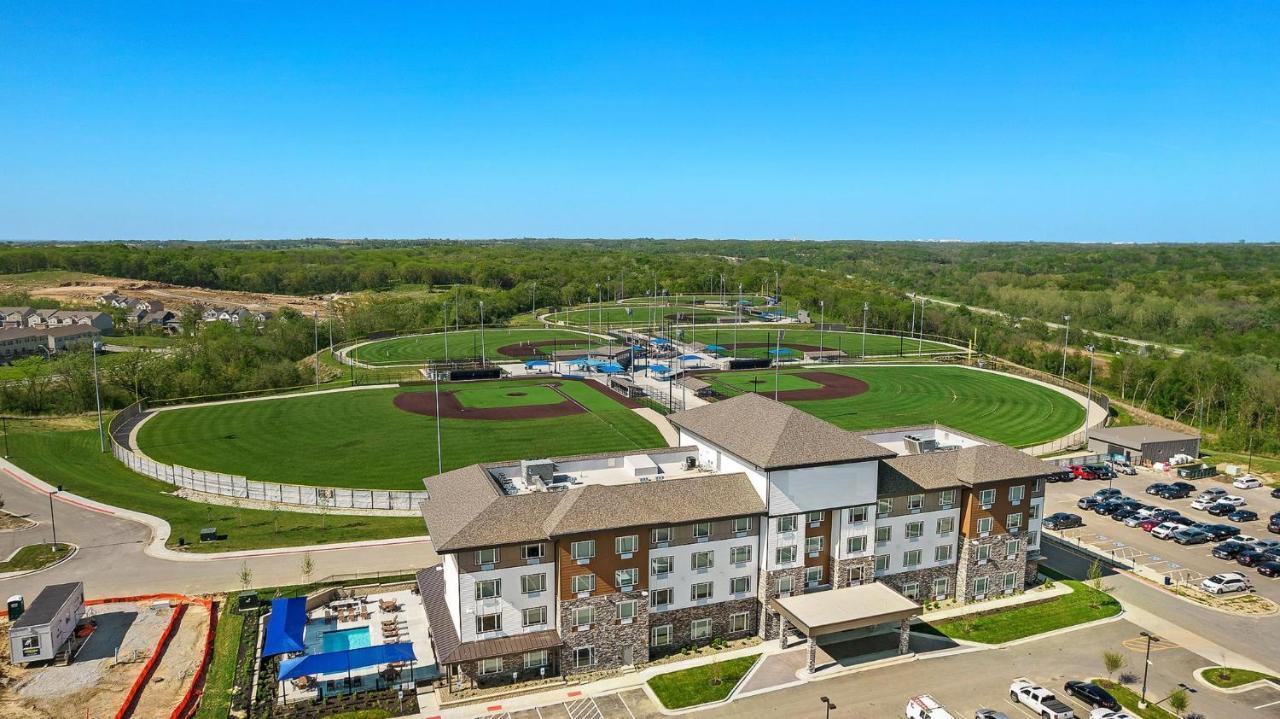 Express Kansas North By Ihg 3*